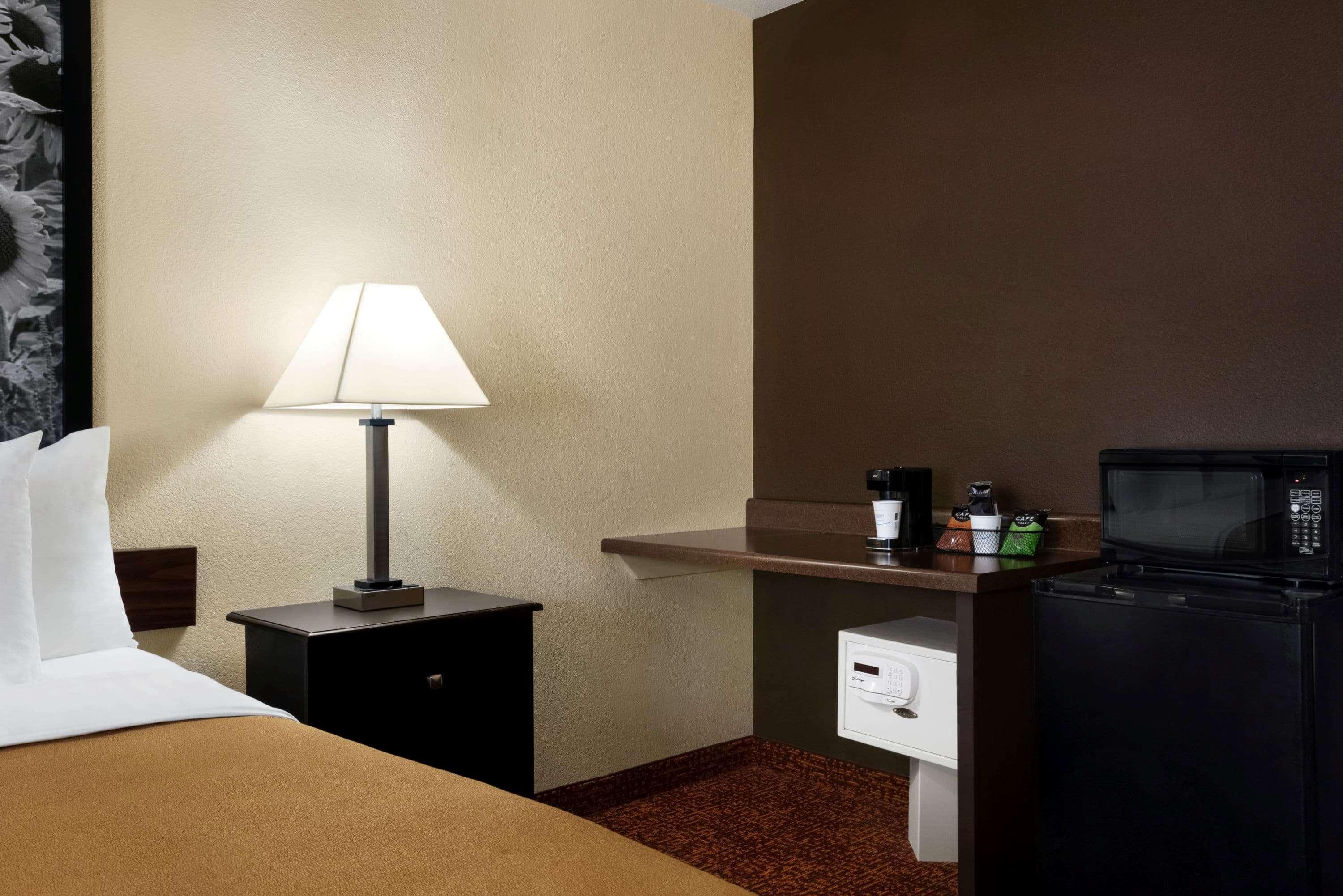 Super 8 By Wyndham Des Moines Hotel Bagian luar foto