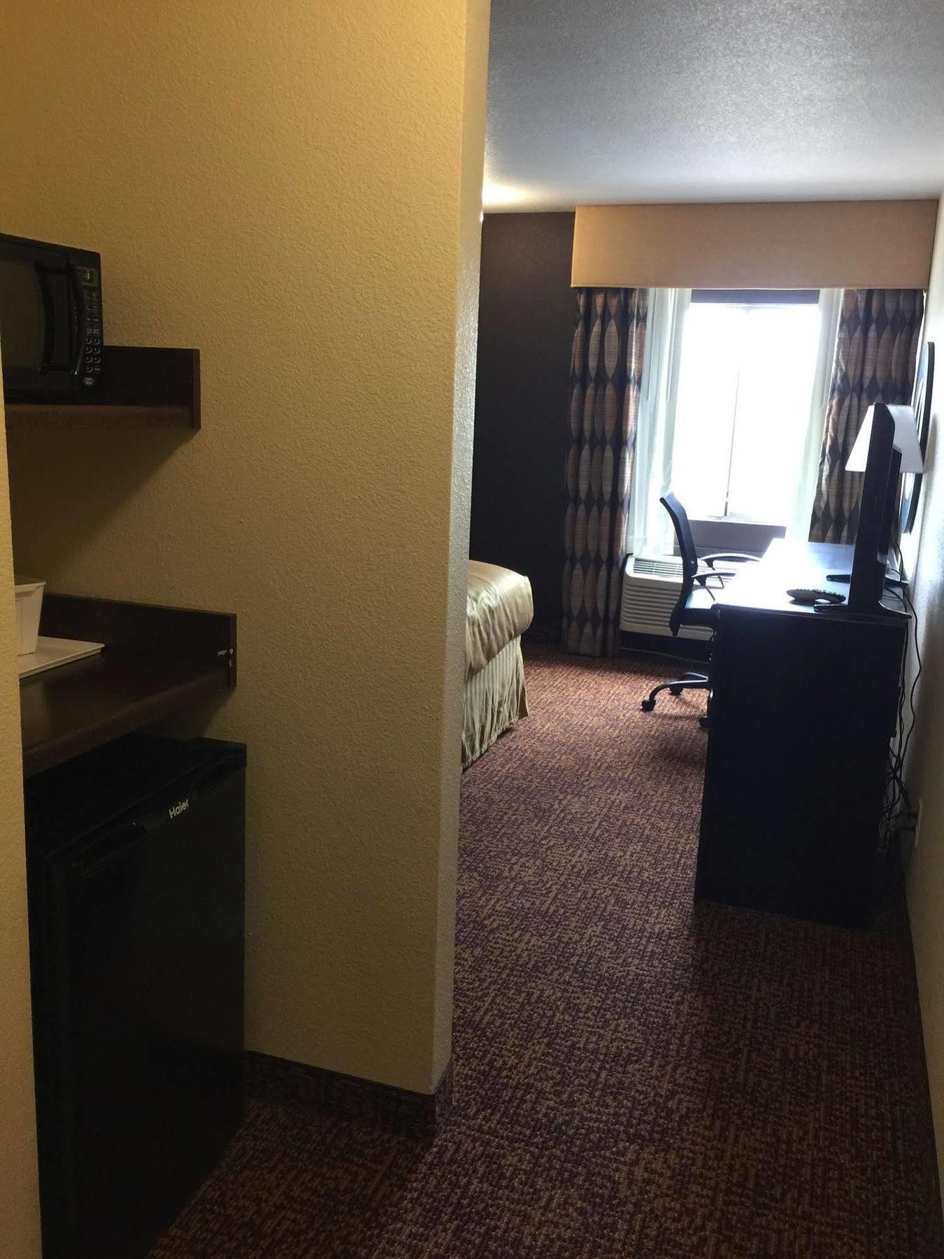 Super 8 By Wyndham Des Moines Hotel Bagian luar foto